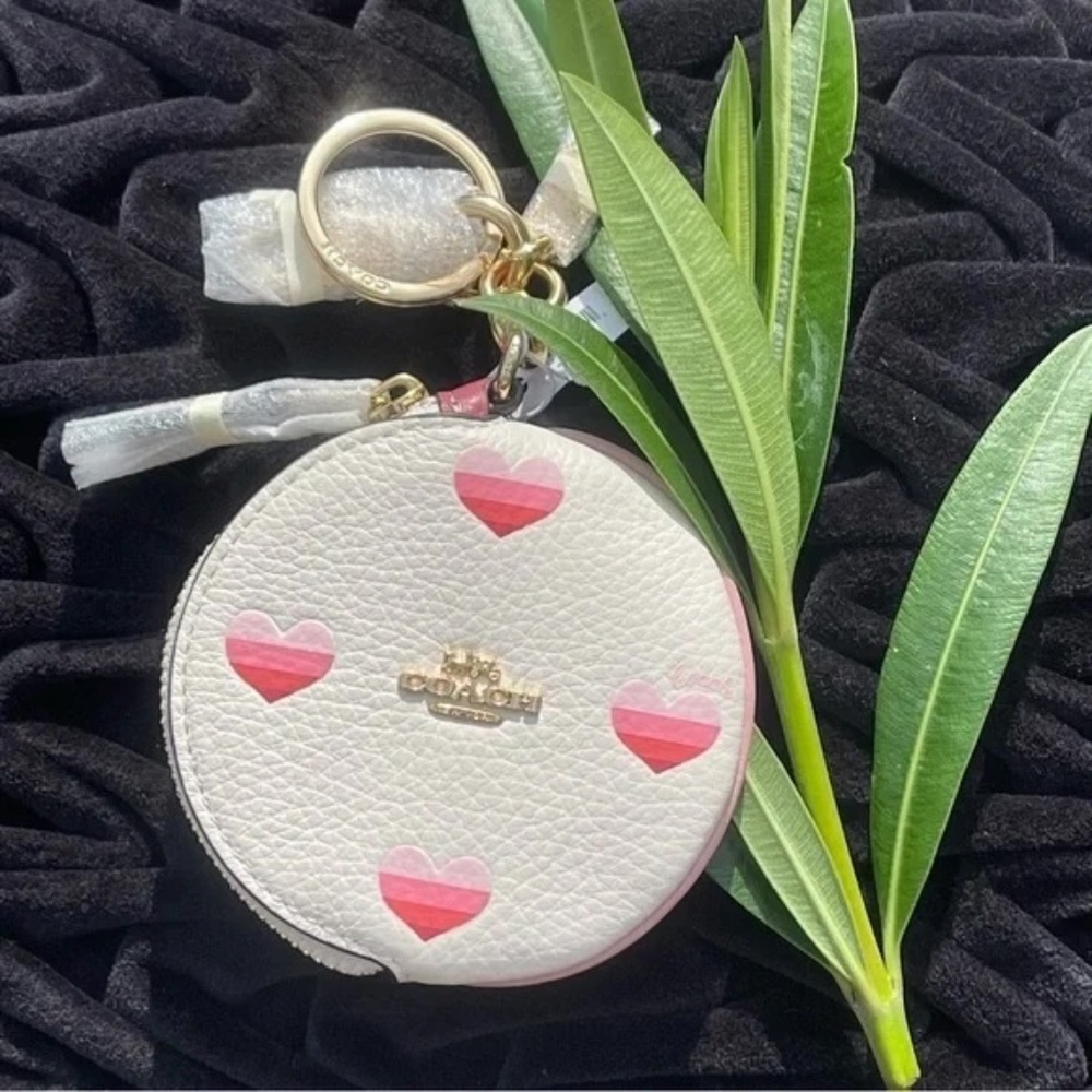 COACH Leather Heart Print Circular Coin Pouch & Keychain New w Tag - Picture 1 of 5